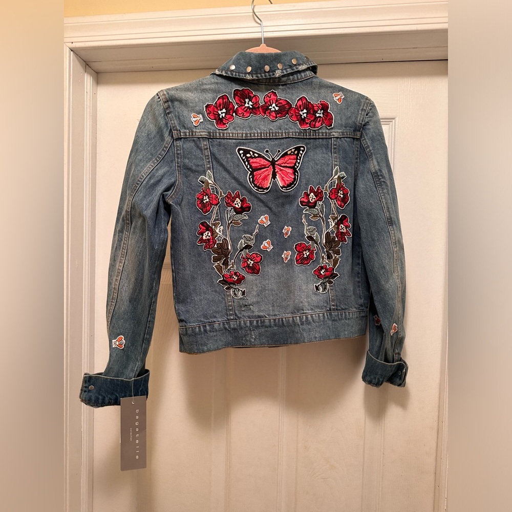 NWT Bagatelle Denim Jacket- Floral and Butterfly Patchwork - Picture 5 of 7